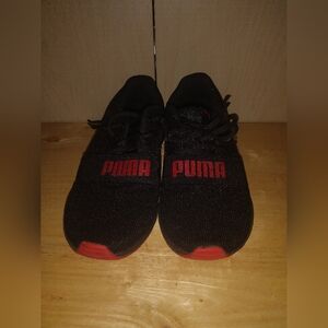 Kids puma running shoe 👟